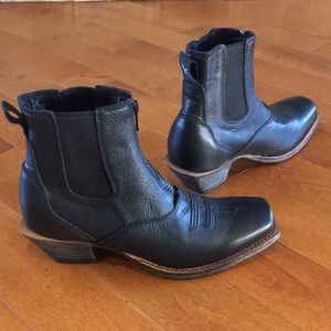 Twisted X boots size 5.5 black leather cowgirl ankle boots.